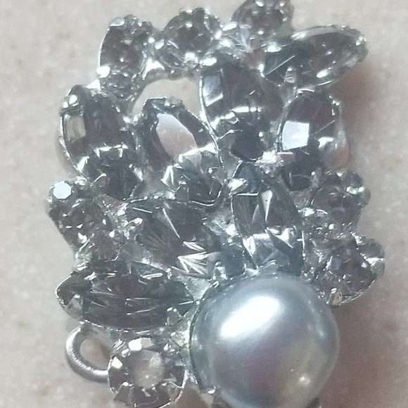HAUTE COUTURE SIMAN TU BLACK GRAY FLORAL CLUSTER STATEMENT CRYSTAL PEARL EARRING - Picture 14 of 15